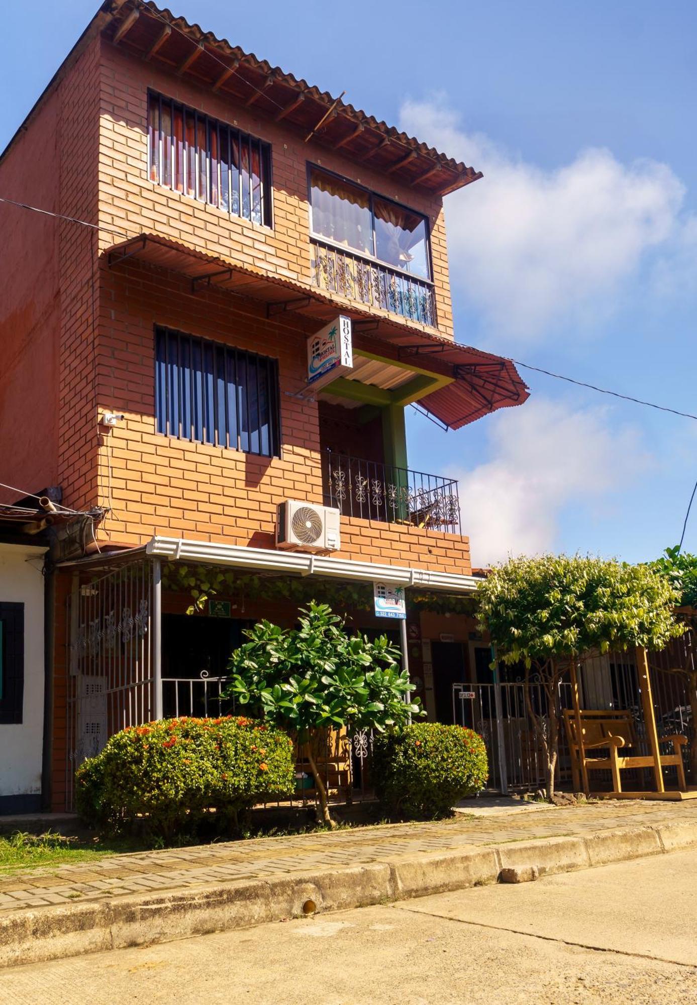 Mi Pueblo Natal Aptos Y Habitaciones Некоклі Екстер'єр фото